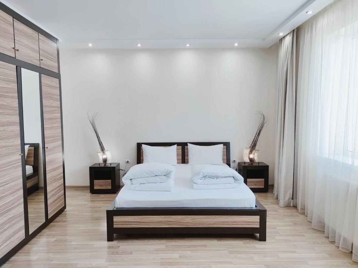 Apartment Positive Lviv Extérieur photo