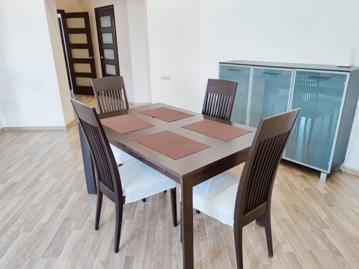 Apartment Positive Lviv Extérieur photo